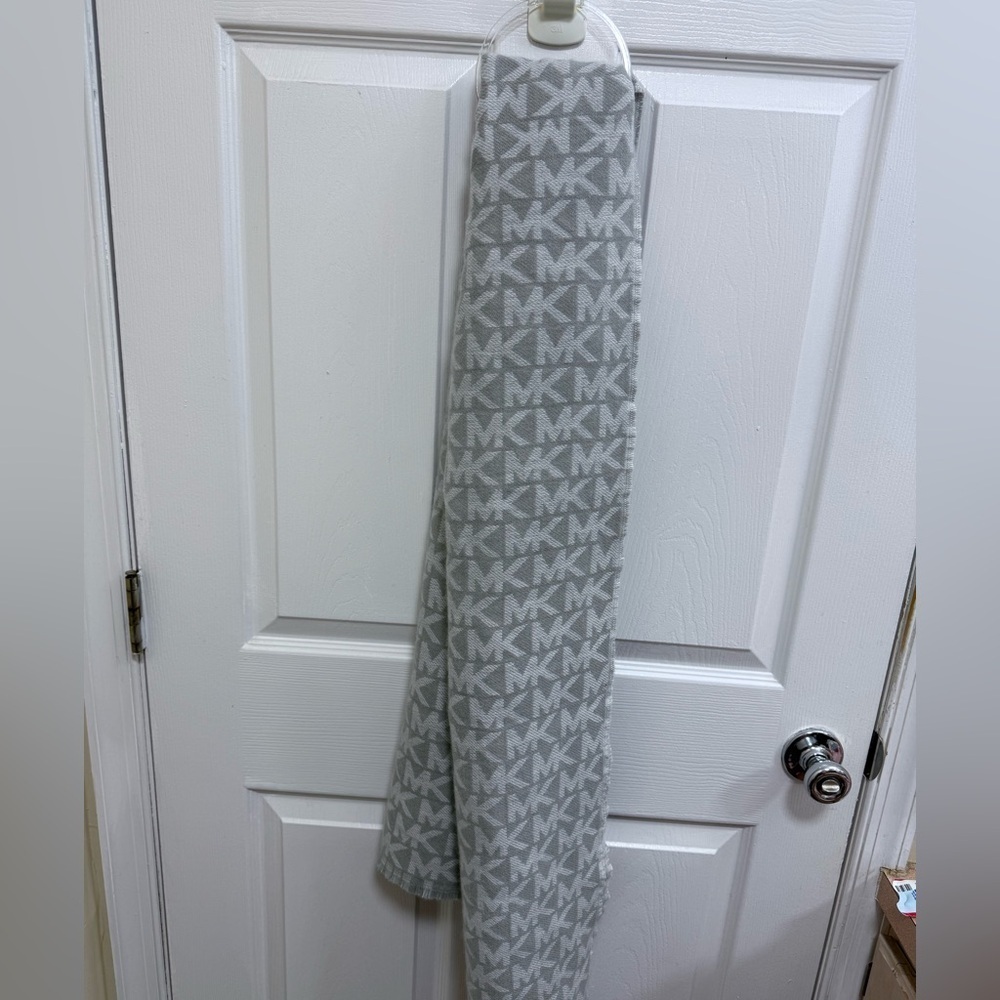 NWT Michael Kors Gray Monogram Scarf